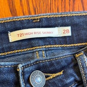 Levi's 721 High Rise Skinny Jeans - Indigo